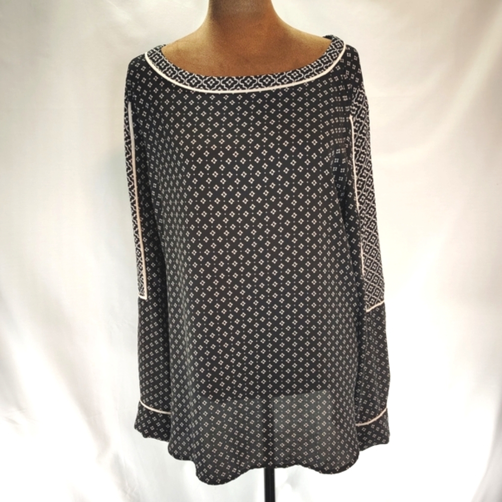 LOFT (Ann Taylor) Sheer Black and White Patterned Top Women's Size Medium